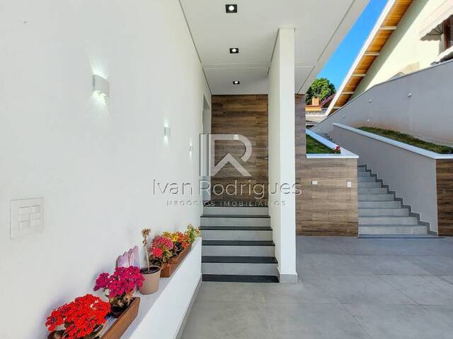 #11 - Casa para Venda em Campos do Jordão - SP - 2