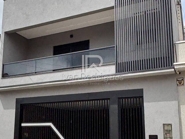 #69 - Casa para Venda em Jacareí - SP