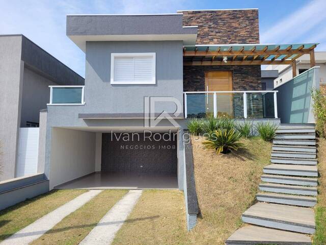 #82 - Casa em condomínio para Venda em Jacareí - SP