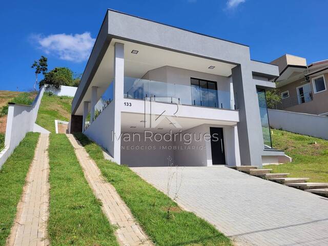 #111 - Casa em condomínio para Venda em Jacareí - SP