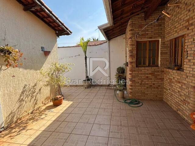 #118 - Casa para Venda em Jacareí - SP - 2