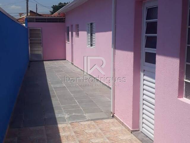#119 - Casa para Venda em Jacareí - SP - 2